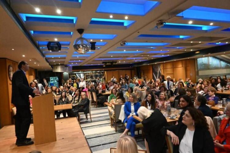 Οι γυναίκες της Ημαθίας μίλησαν : Μεγαλειώδης συγκέντρωση του Απόστολου Βεσυρόπουλου