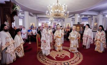Πλήθος πιστών στο Πολυαρχιερατικό Συλλείτουργο για την εορτή του Αγίου Λουκά του Ιατρού
