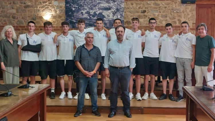 Τους «Χάλκινους» μαθητές - αθλητές Χάντμπολ του 1ου ΕΠΑΛ Βέροιας υποδέχθηκε ο Δήμαρχος Βέροιας
