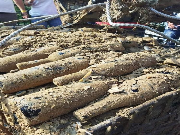  Νάουσα - Φεστιβάλ τρύγου: Το πρώτο άνοιγμα φιαλών που είχαν βυθιστεί στο ποτάμι της Αράπιτσας