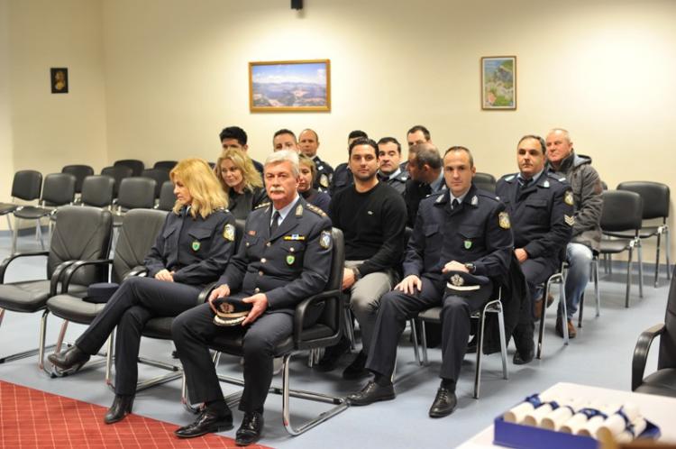 Πραγματοποιήθηκε η τελετή απονομής πιστοποιητικών σπουδών σε συνολικά 13 αστυνομικούς στη Σχολή Αστυνομίας στο Πανόραμα