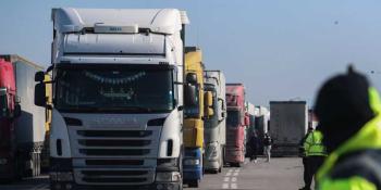 Απαγόρευση κυκλοφορίας φορτηγών μέγιστου επιτρεπόμενου βάρους άνω των 3,5 τόνων κατά τον εορτασμό της 28ης Οκτωβρίου