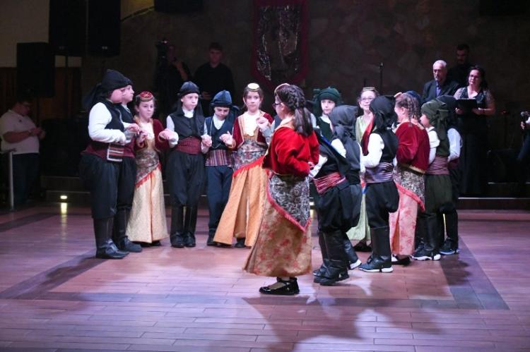 Μεγάλη επιτυχία σημείωσε ο ετήσιος χορός της Ευξείνου Λέσχης Βέροιας