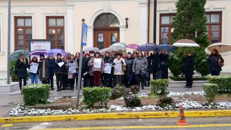 Συγκέντρωση διαμαρτυρίας εργαζομένων στους Δημοτικούς Παιδικούς Σταθμούς Δήμου Βέροιας