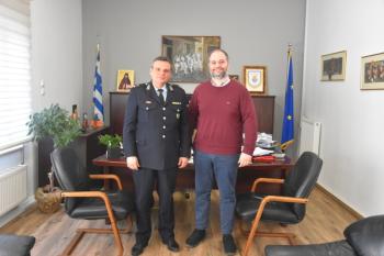 Επίσκεψη του διοικητή Δόκιμων Αστυφυλάκων Νάουσας στο δήμαρχο Νίκο Κουτσογιάννη
