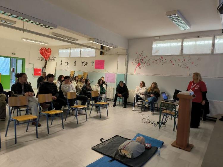 Επίσημη πρώτη εκπαιδευτικού προγράμματος πρώτων βοηθειών στις σχολικές μονάδες της Βέροιας