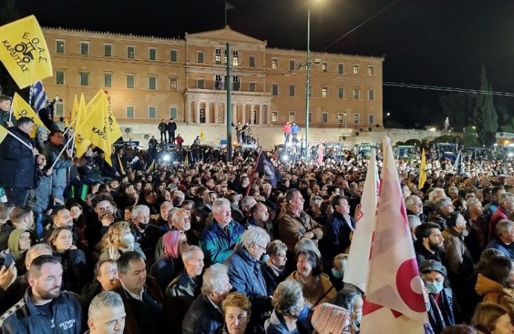 Τεράστια διαδήλωση των αγροτών χθες στην Αθήνα – Στο πλευρό τους εργαζόμενοι και φοιτητές