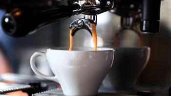 Εκτοξεύεται η τιμή του καφέ τους επόμενους μήνες - Τις νέες ανατιμήσεις επιβεβαιώνει ο πρόεδρος της Ελληνικής Ένωσης Καφέ Α. Γιάγκογλου
