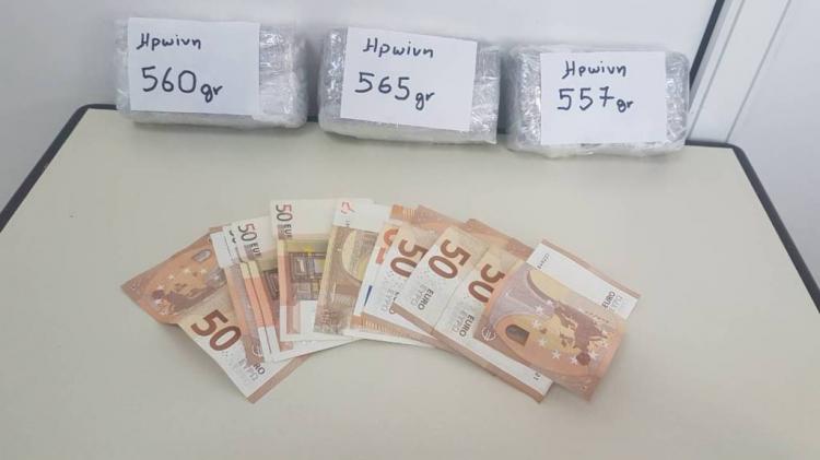 Συνελήφθησαν 28χρονη Ελληνίδα και 29χρονος Μαροκινός, στο σπίτι τους βρέθηκε πάνω από 1,5 κιλό ηρωίνης