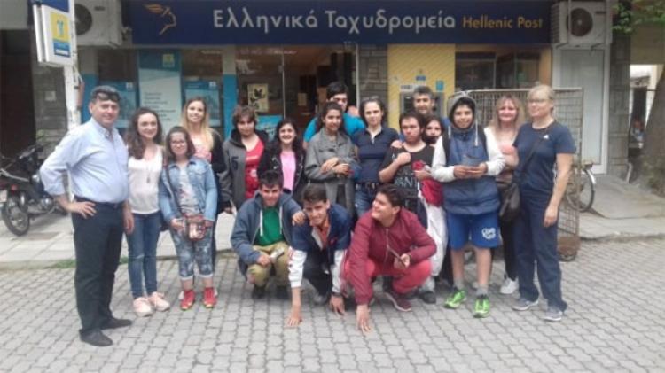 Επίσκεψη μαθητών του ΕΕΕΕΚ Αλεξάνδρειας στα υποκαταστήματα των ΕΛΤΑ και της Τράπεζας Πειραιώς