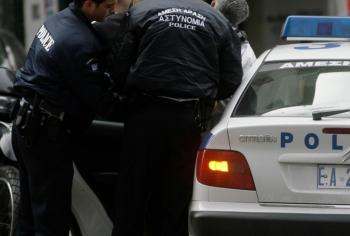 Σύλληψη 3 ατόμων σε περιοχή της Ημαθίας για κλοπή αντικειμένων από χώρο επιχείρησης
