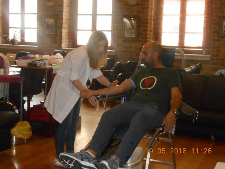  «Δίνω αίμα για το αίμα που χάθηκε» : εθελοντική αιμοδοσία διοργάνωσε η Εύξεινος Λέσχη Βέροιας