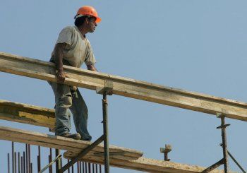 Πληρωμή Δωρόσημου Β’ τετραμήνου 2017 στους εργατοτεχνίτες οικοδόμους